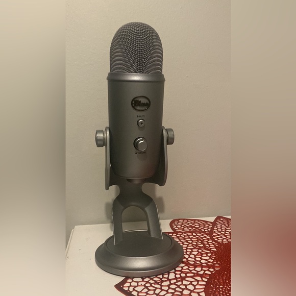 Blue Yeti Microphone **NO USB INCLUDED** - Picture 3 of 3